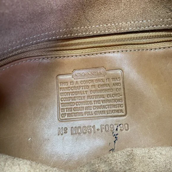 Vintage Coach 9790 City Bag Tan Leather Purse Shoulder Crossbody Brass Kiss Lock - Picture 13 of 13